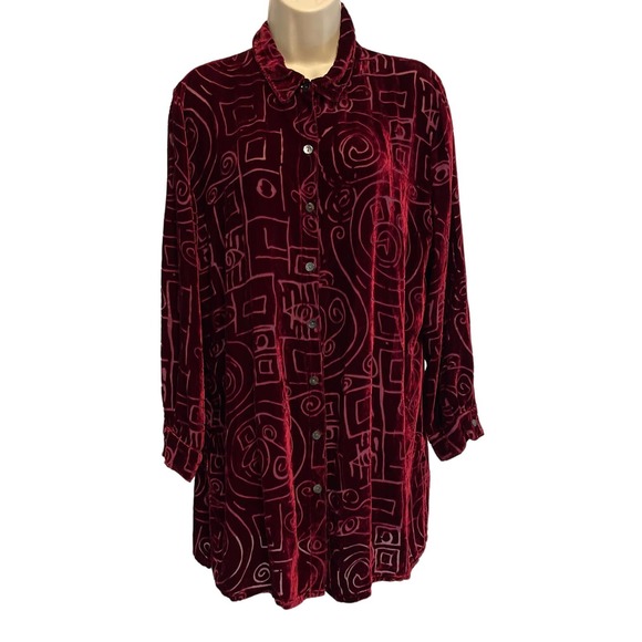 Vintage Chico's Design Red Velvet Button Up Top with Etched Design‎ - Picture 1 of 10